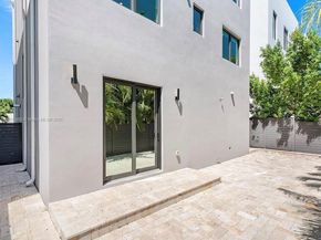 332 Balboa St, Hollywood FL 33019