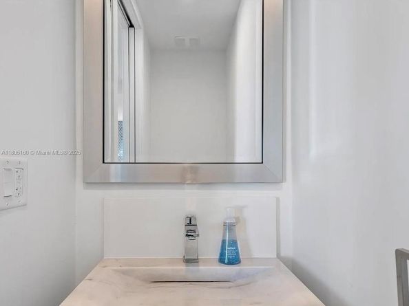 332 Balboa St, Hollywood FL 33019