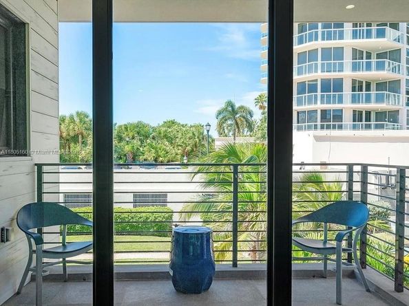 332 Balboa St, Hollywood FL 33019