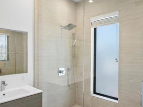 332 Balboa St, Hollywood FL 33019
