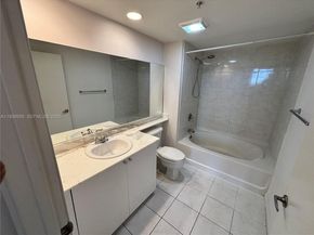 2775 NE 187th St 403, Aventura FL 33180