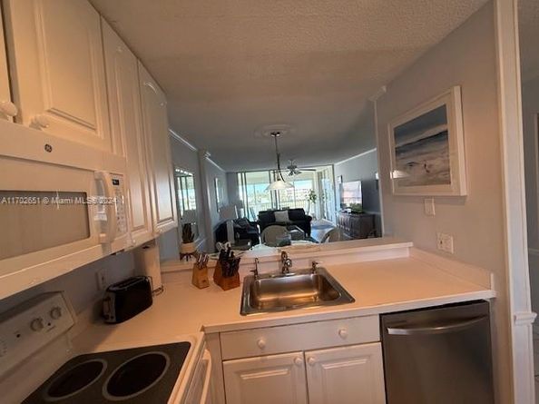 353 S Us Highway 1 D402, Jupiter FL 33477