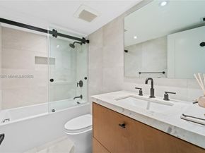 520 Brickell Key Dr A713, Miami FL 33131