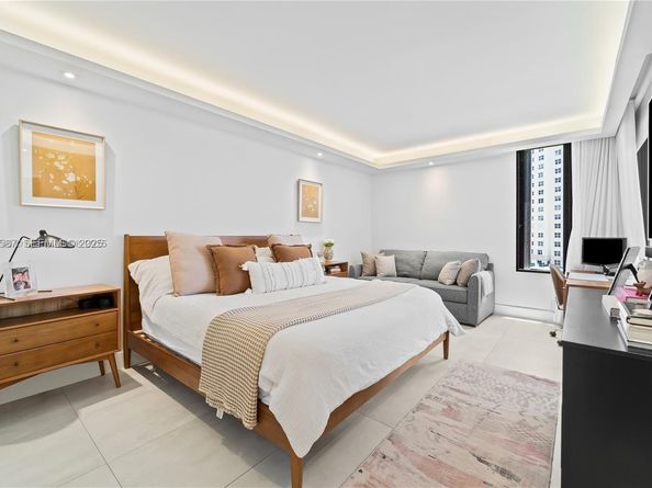 520 Brickell Key Dr A713, Miami FL 33131