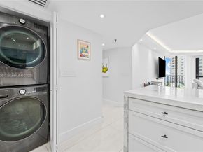 520 Brickell Key Dr A713, Miami FL 33131