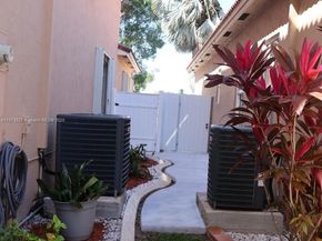 2240 NE 37th Ter, Homestead FL 33033