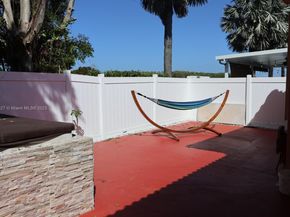 2240 NE 37th Ter, Homestead FL 33033