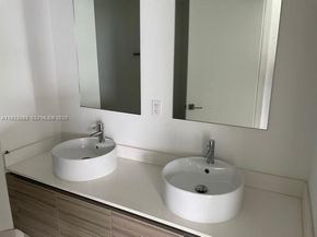 121 NE 34th St 1604, Miami FL 33137