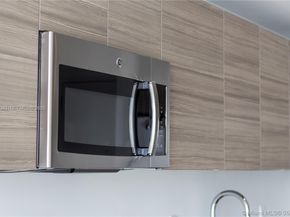 121 NE 34th St 1604, Miami FL 33137