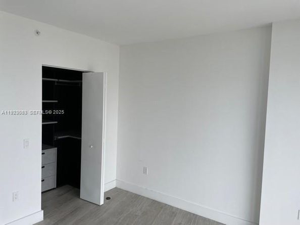 121 NE 34th St 1604, Miami FL 33137