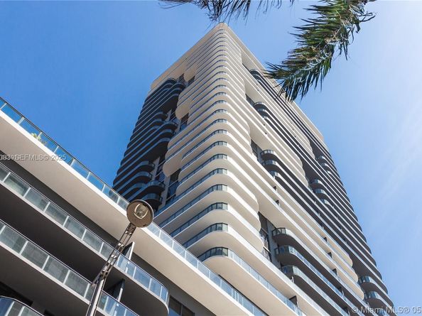 121 NE 34th St 1604, Miami FL 33137