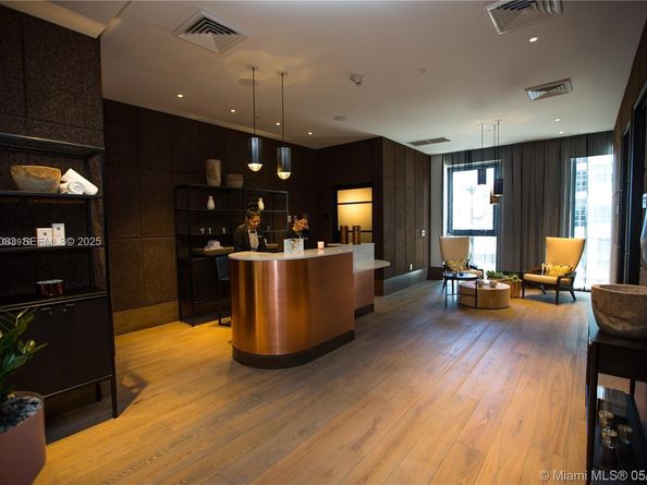 121 NE 34th St 1604, Miami FL 33137