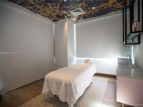 121 NE 34th St 1604, Miami FL 33137