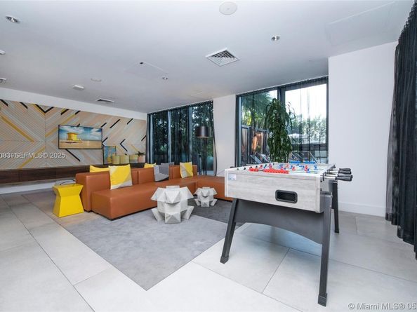 121 NE 34th St 1604, Miami FL 33137