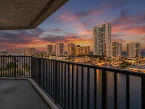 800 Parkview Dr 1021, Hallandale Beach FL 33009