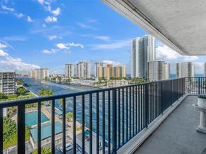 800 Parkview Dr 1021, Hallandale Beach FL 33009