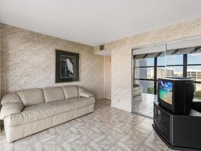 800 Parkview Dr 1021, Hallandale Beach FL 33009