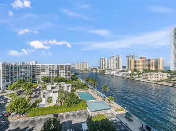 800 Parkview Dr 1021, Hallandale Beach FL 33009