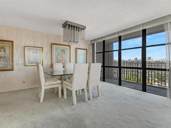 800 Parkview Dr 1021, Hallandale Beach FL 33009