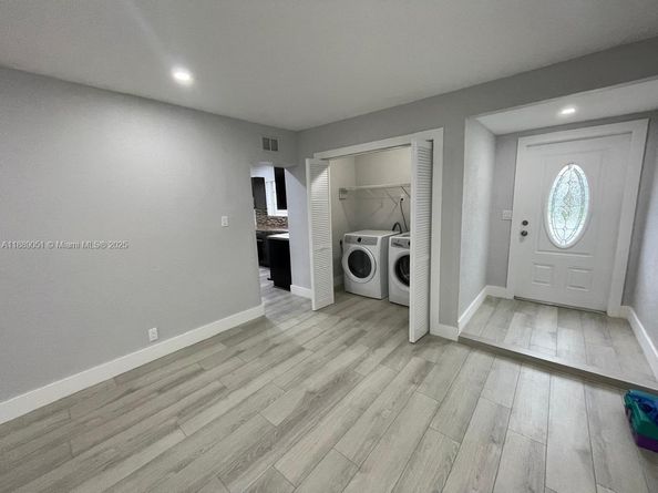 6241 NW 12th St, Sunrise FL 33313