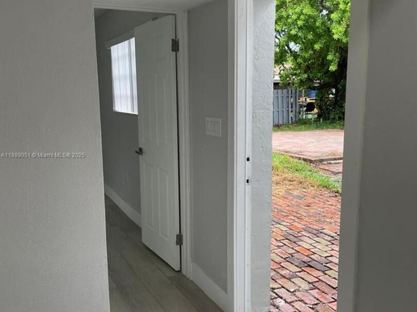 6241 NW 12th St, Sunrise FL 33313