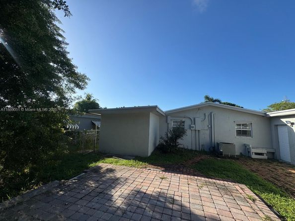 6241 NW 12th St, Sunrise FL 33313
