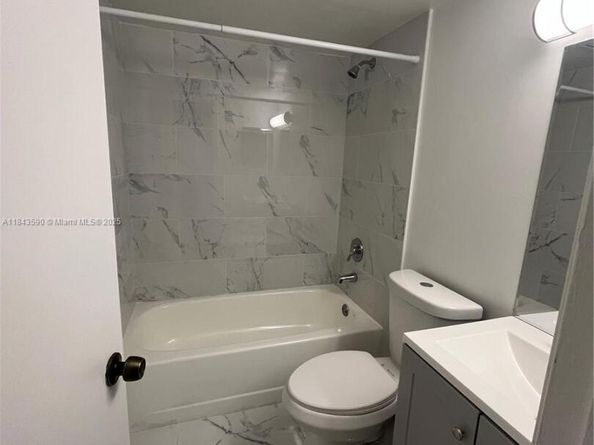 7430 SW 153rd Pl 1061, Miami FL 33193