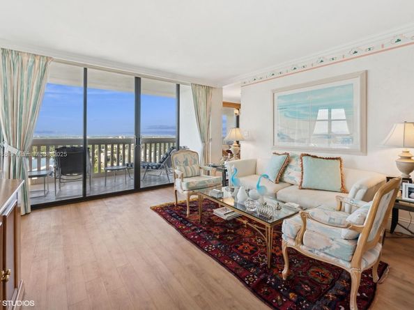 1000 W Island Blvd 2911, Aventura FL 33160