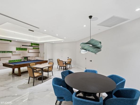 1000 W Island Blvd 2911, Aventura FL 33160