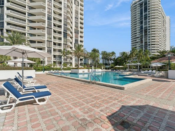 1000 W Island Blvd 2911, Aventura FL 33160