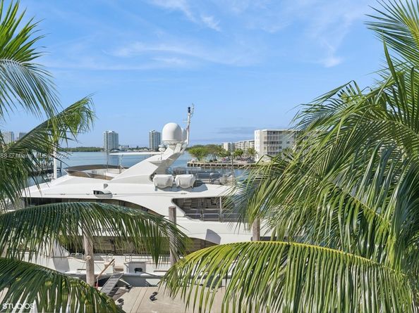 1000 W Island Blvd 2911, Aventura FL 33160