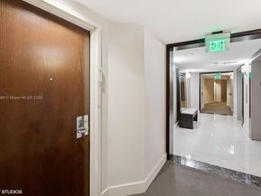 1000 W Island Blvd 2911, Aventura FL 33160