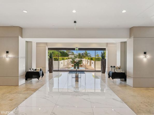 1000 W Island Blvd 2911, Aventura FL 33160