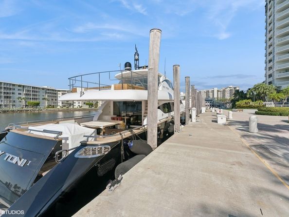 1000 W Island Blvd 2911, Aventura FL 33160