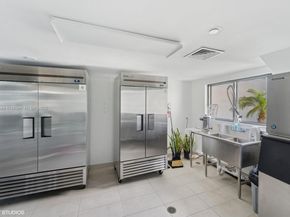 1000 W Island Blvd 2911, Aventura FL 33160