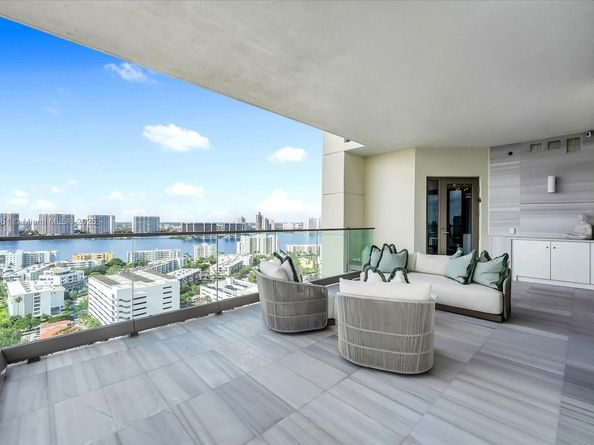 17901 Collins Ave 2004, Sunny Isles Beach FL 33160