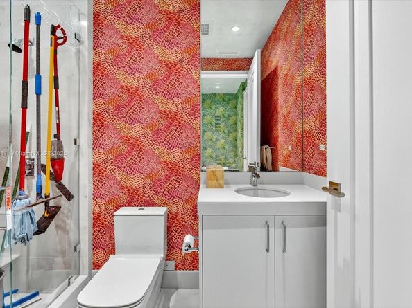 17901 Collins Ave 2004, Sunny Isles Beach FL 33160