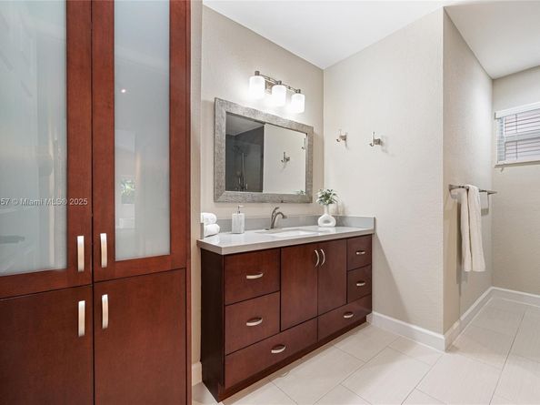 1020 SW 22nd St, Miami FL 33129