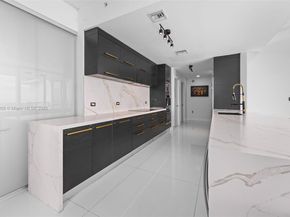 900 Biscayne Blvd PH6201, Miami FL 33132