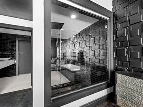 900 Biscayne Blvd PH6201, Miami FL 33132