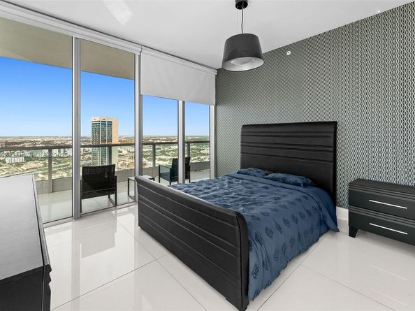 900 Biscayne Blvd PH6201, Miami FL 33132