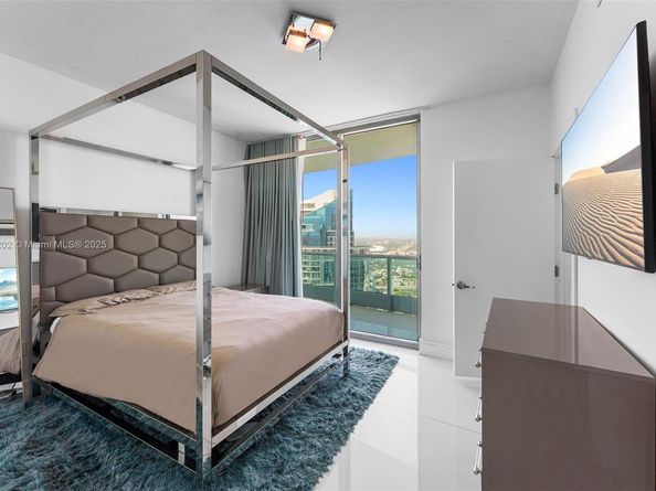 900 Biscayne Blvd PH6201, Miami FL 33132