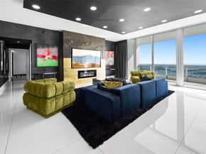 900 Biscayne Blvd PH6201, Miami FL 33132