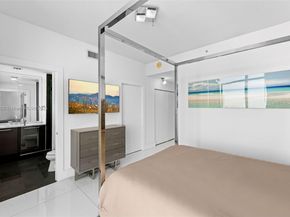 900 Biscayne Blvd PH6201, Miami FL 33132