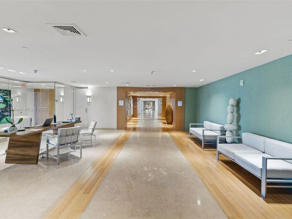 900 Biscayne Blvd PH6201, Miami FL 33132