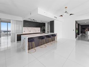 900 Biscayne Blvd PH6201, Miami FL 33132