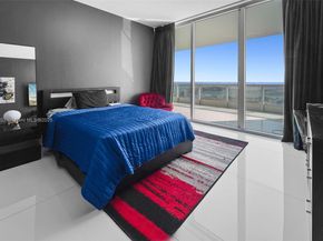 900 Biscayne Blvd PH6201, Miami FL 33132