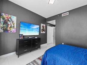 900 Biscayne Blvd PH6201, Miami FL 33132