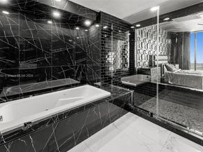 900 Biscayne Blvd PH6201, Miami FL 33132