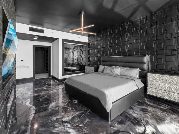 900 Biscayne Blvd PH6201, Miami FL 33132